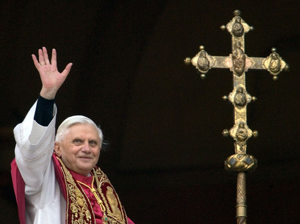 Pape Benoît XVI...